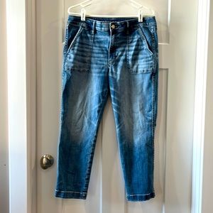 WHBM Everyday Soft Straight Crop Jean